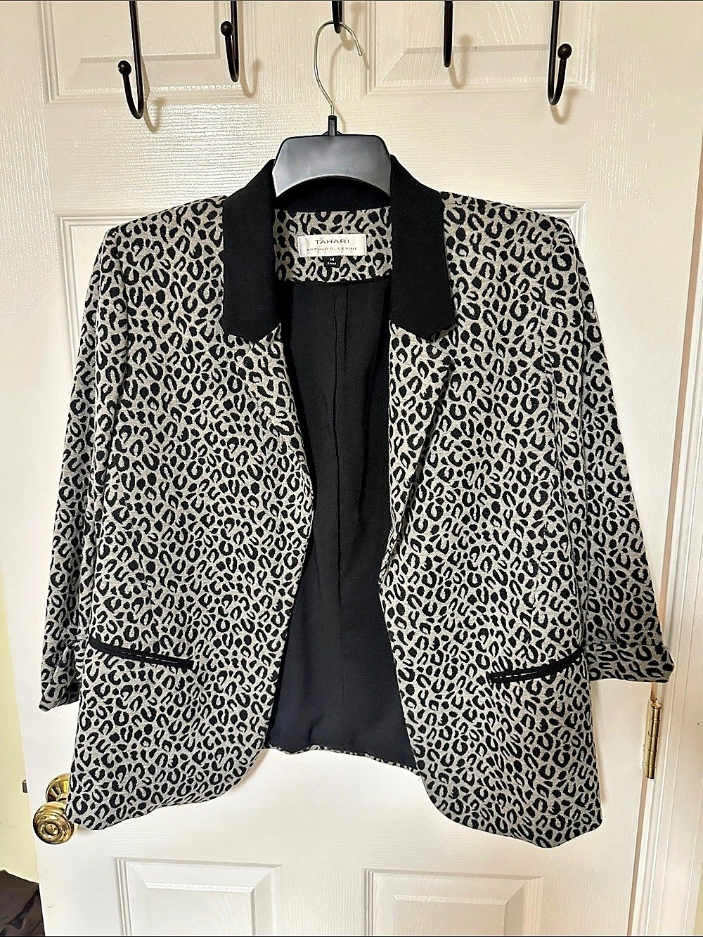 Tahari Leopard Print Blazer in Gray & Black Size Small NWT
